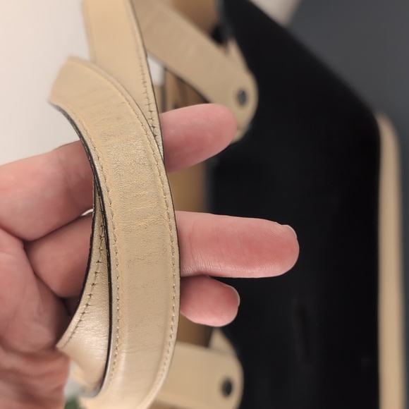 *Flash Sale!* Salvatore Ferragamo Made in Italy Black and Cream Handbag - Picture 8 of 17